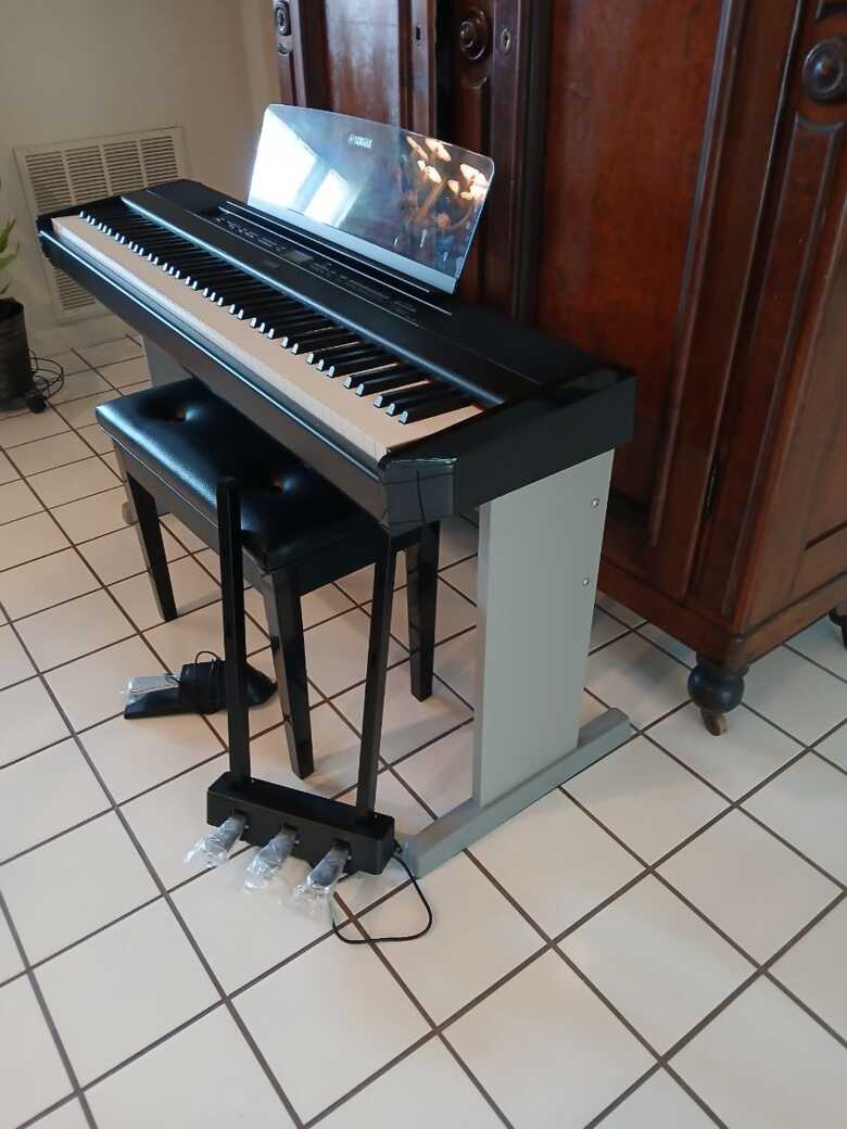 Yamaha P515 Like New